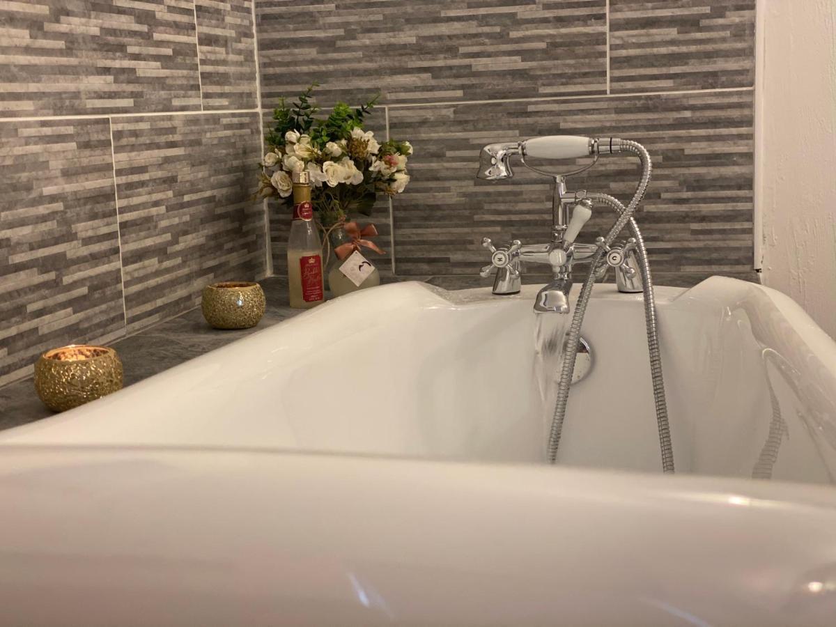 Beautiful Secluded Farmhouse With Hot Tub Villa Barmouth Ngoại thất bức ảnh