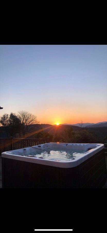 Beautiful Secluded Farmhouse With Hot Tub Villa Barmouth Ngoại thất bức ảnh