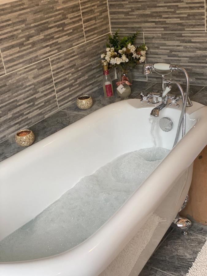 Beautiful Secluded Farmhouse With Hot Tub Villa Barmouth Ngoại thất bức ảnh